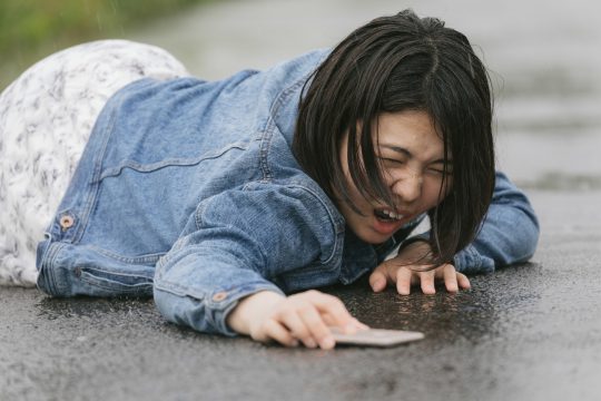 クラウドファンディングの出資者や支援者を保護するための制度や法律にはどのようなものがあるのか？
